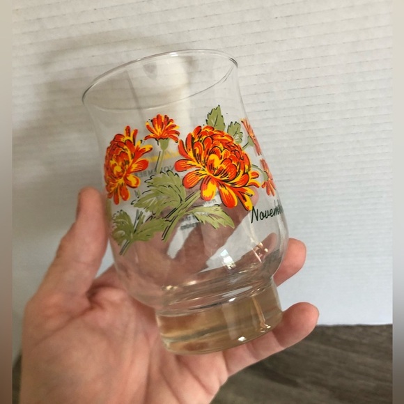 Vtg Dominion Glass November Flower of the Month Glass - Picture 6 of 9